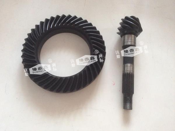 51電動(dòng)工程自卸車(chē)傳動(dòng)軸后橋配件.JPG